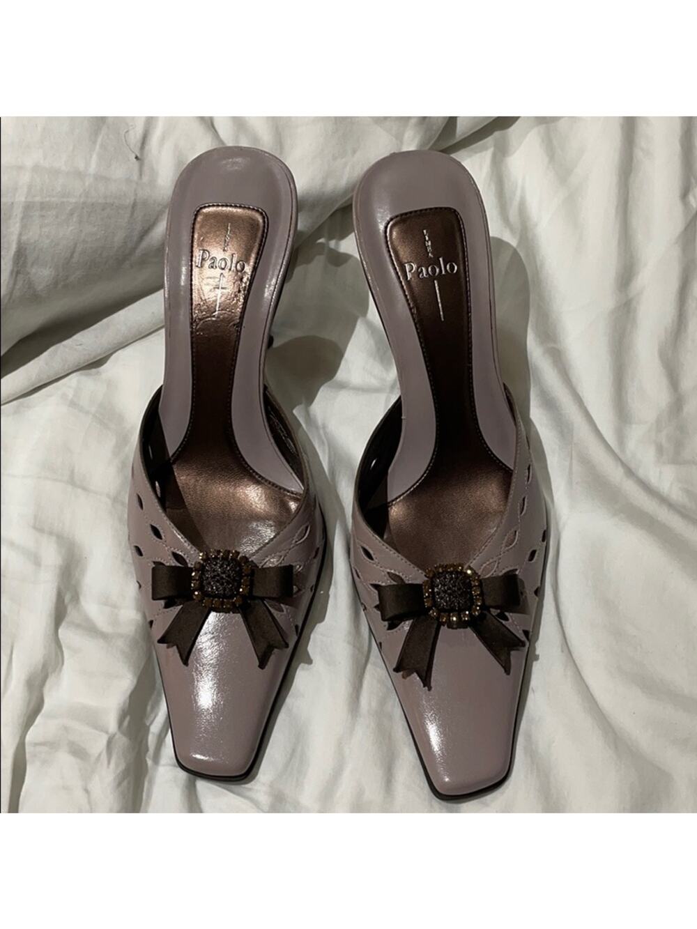 Paola 8 heeled mule lilac with bejeweled bow euc